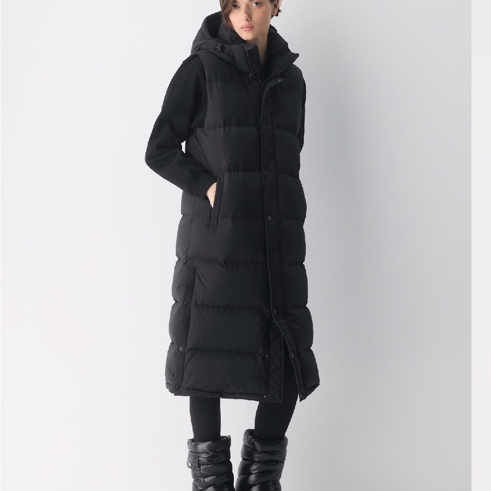 Aritzia Black Puffer Vest